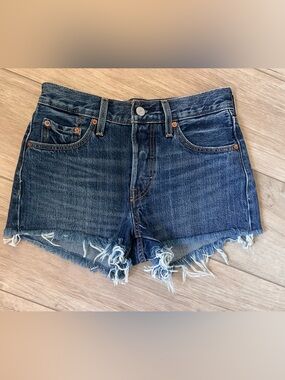 BNWT Levi 501 shorts